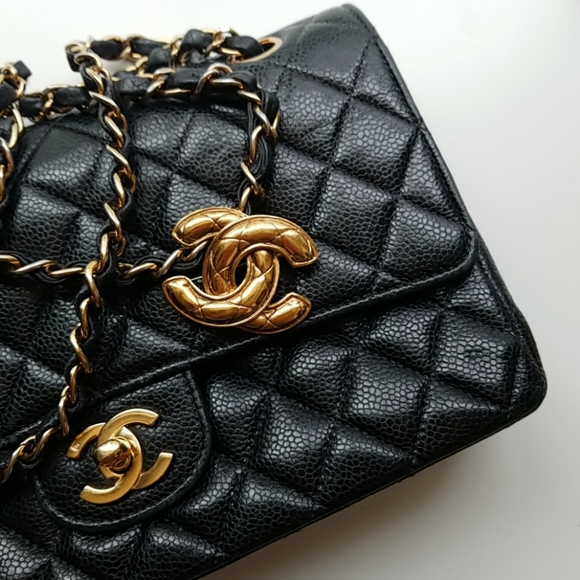 CHANEL Jewelry - Vintage Chanel gold quilted CC brooch pin